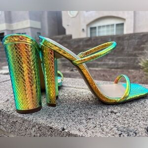 ALDO Iridescent Snakeskin Block Heel Sandals – Size 7